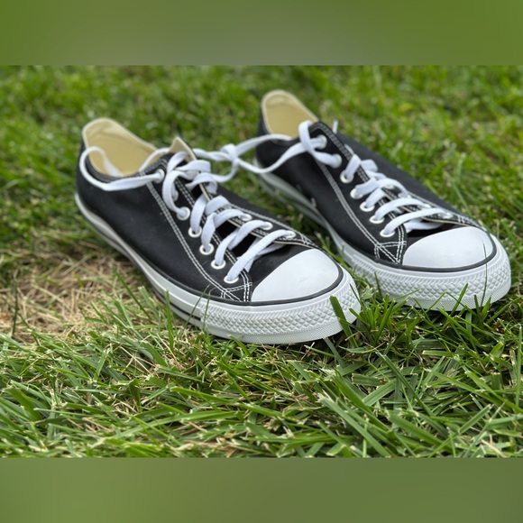 Converse Black and White Low-Top Sneakers size 13 - Picture 1 of 15